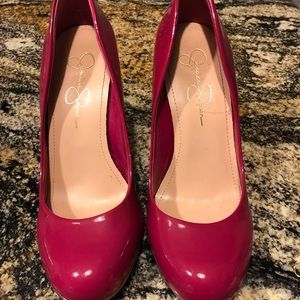 Jessica Simpson size 8 fushia pumps